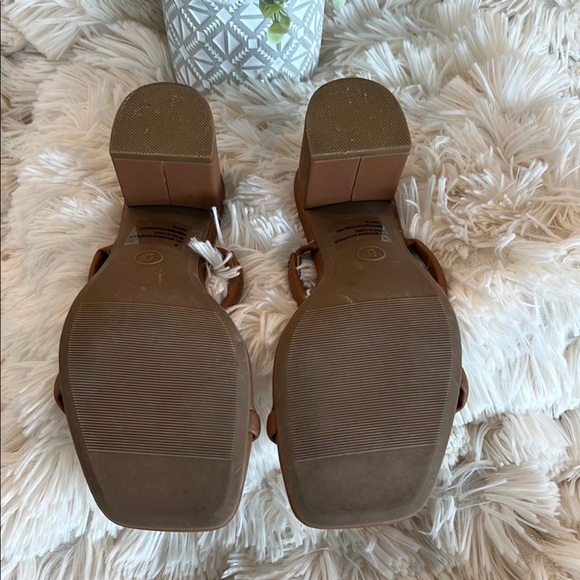 A New Day Women’s Brownish/Tanish Block Heel Sandals Size 6 - Picture 4 of 7